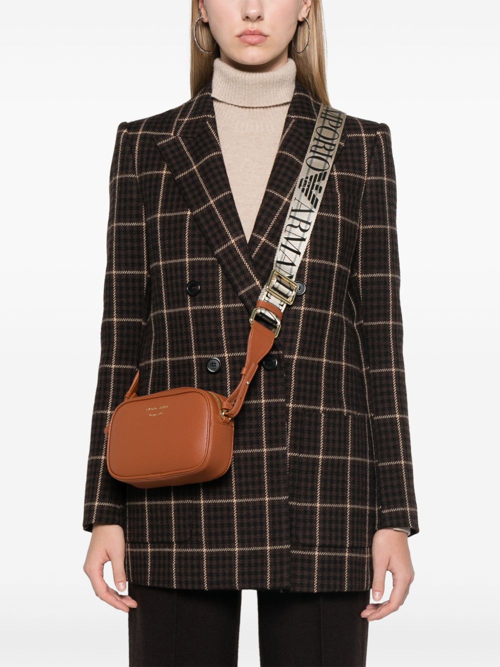 Emporio Armani Emporio Armani logo-debossed leather camera bag