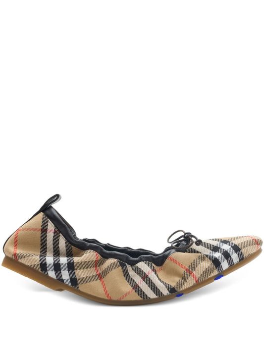 Burberry Burberry Flat shoes Beige